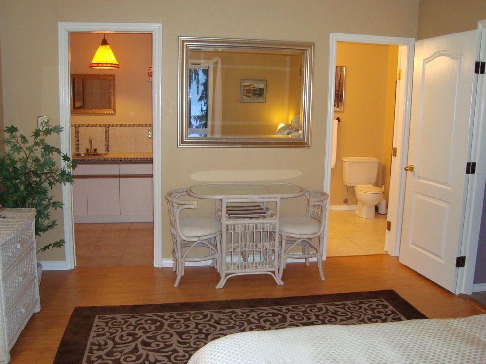 Long Lake Waterfront Bed And Breakfast Nanaimo Exterior photo