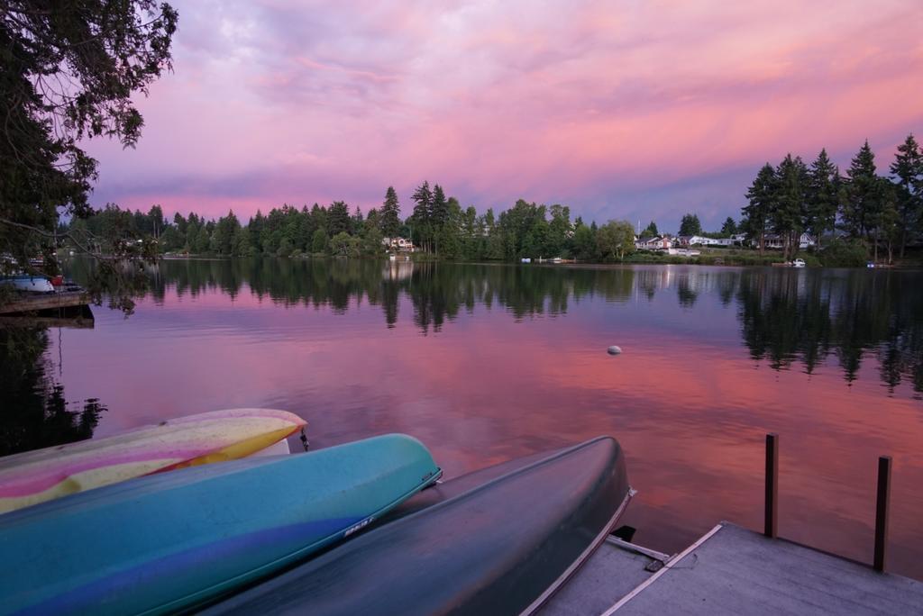 Long Lake Waterfront Bed And Breakfast Nanaimo Exterior photo