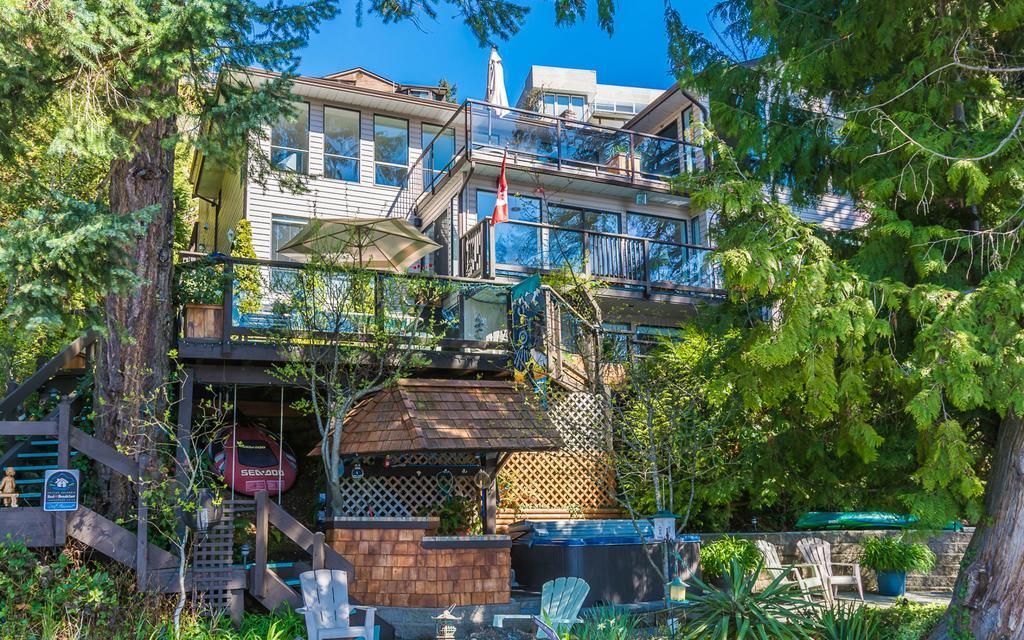 Long Lake Waterfront Bed And Breakfast Nanaimo Exterior photo