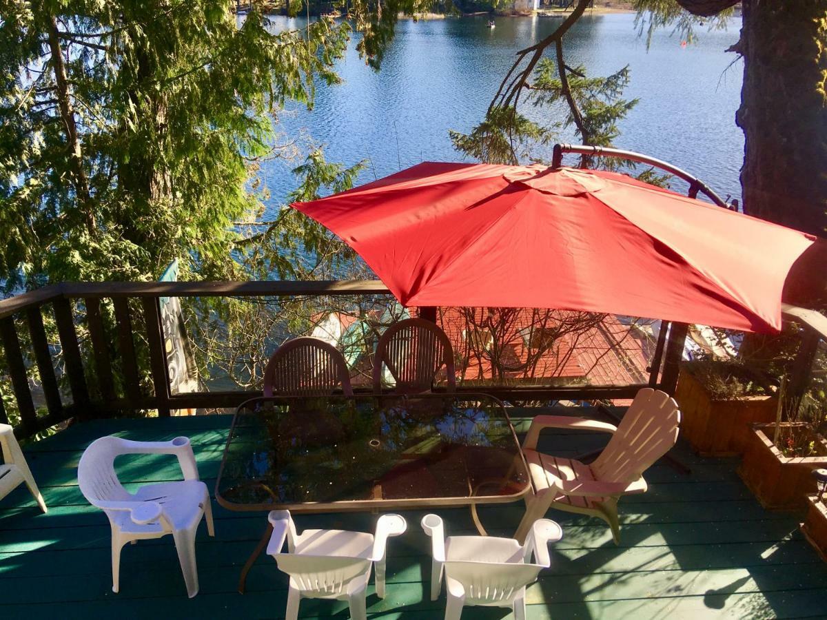 Long Lake Waterfront Bed And Breakfast Nanaimo Exterior photo