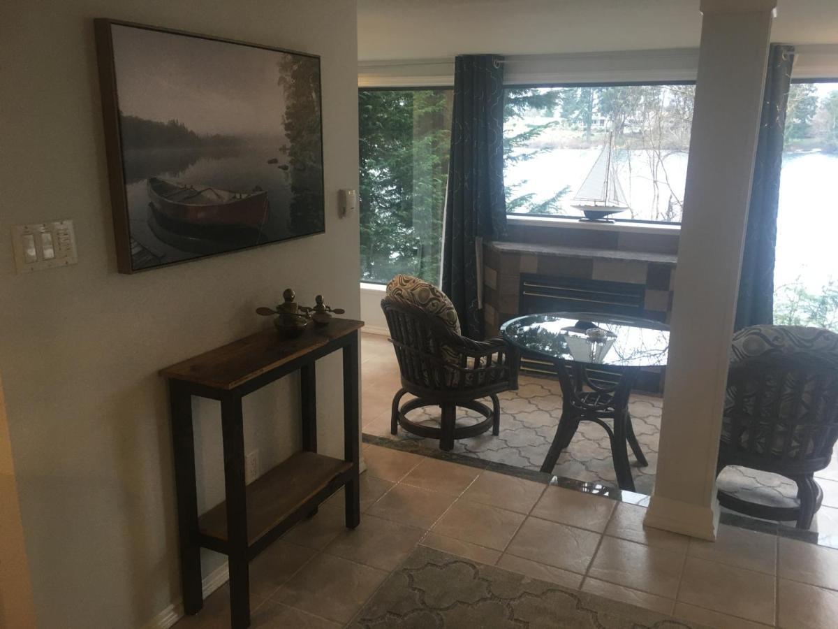Long Lake Waterfront Bed And Breakfast Nanaimo Exterior photo