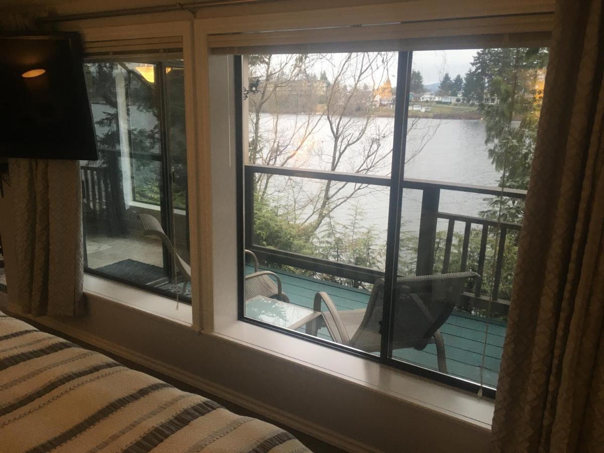 Long Lake Waterfront Bed And Breakfast Nanaimo Exterior photo